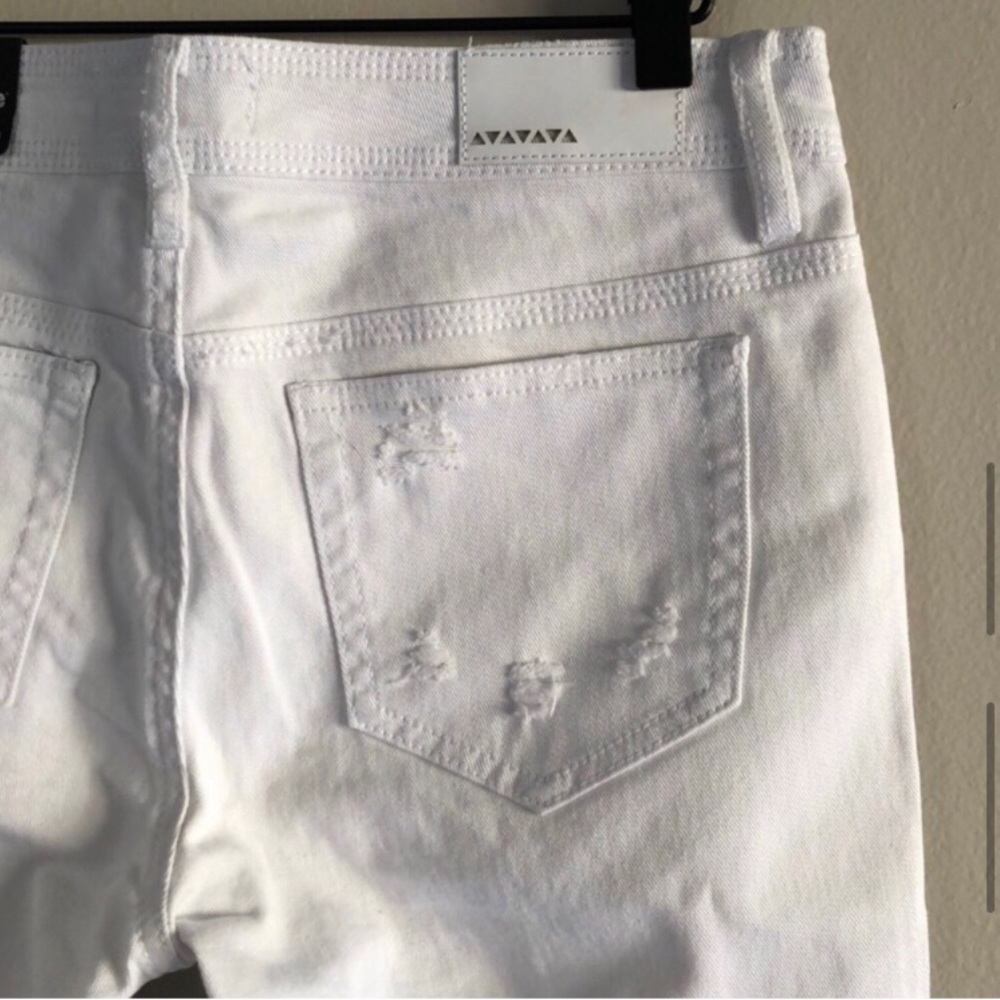 NWT Dollhouse White Bermuda Shorts - Picture 9 of 13